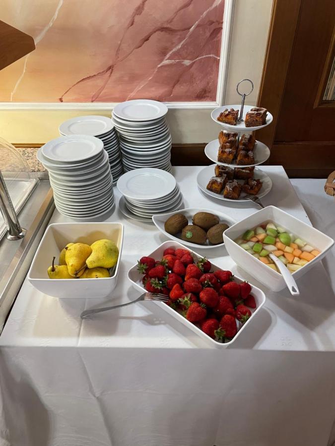 Hotel Restaurant Wallner I Contactless Check-In Sankt Valentin Eksteriør billede