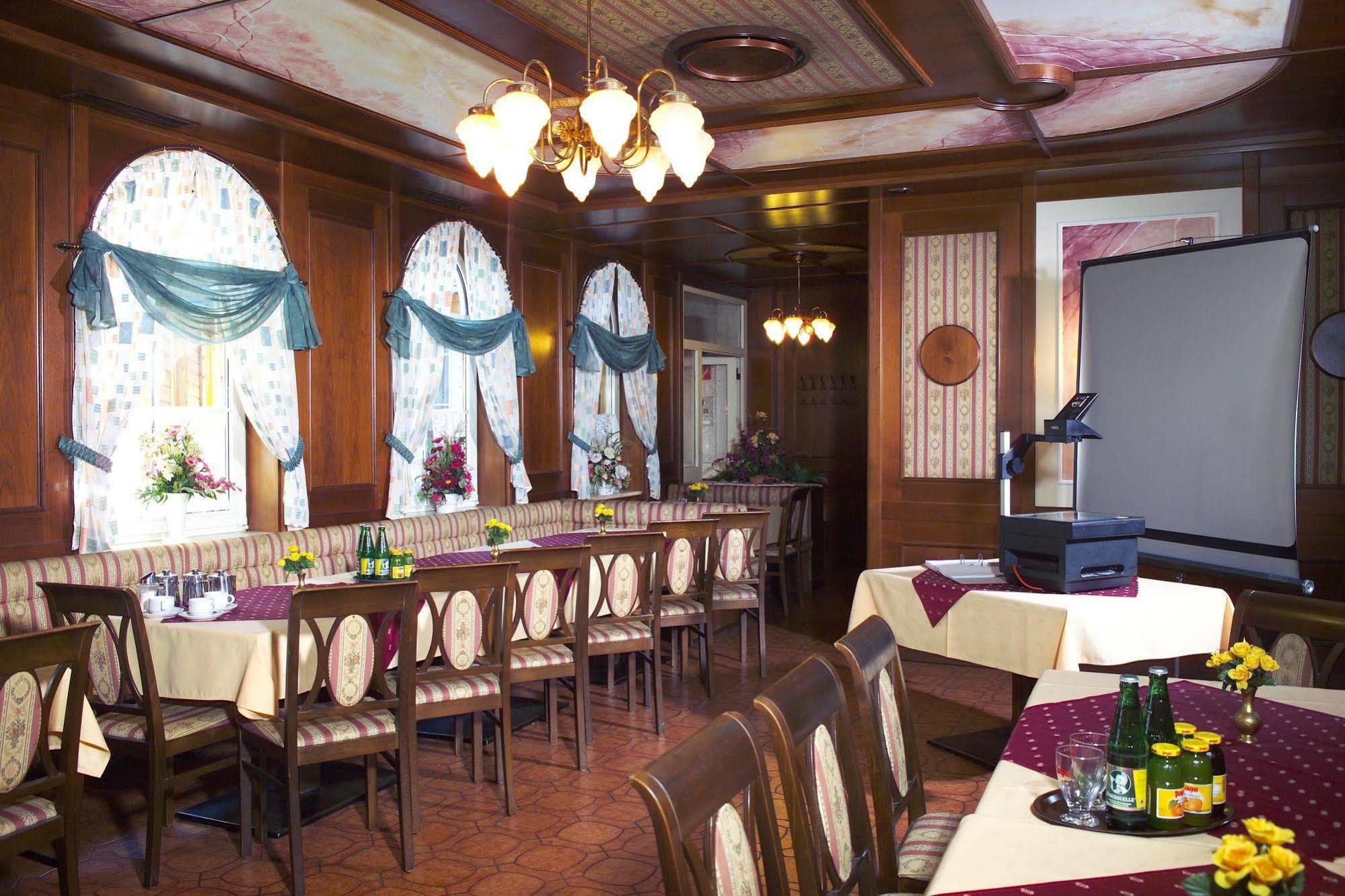 Hotel Restaurant Wallner I Contactless Check-In Sankt Valentin Eksteriør billede