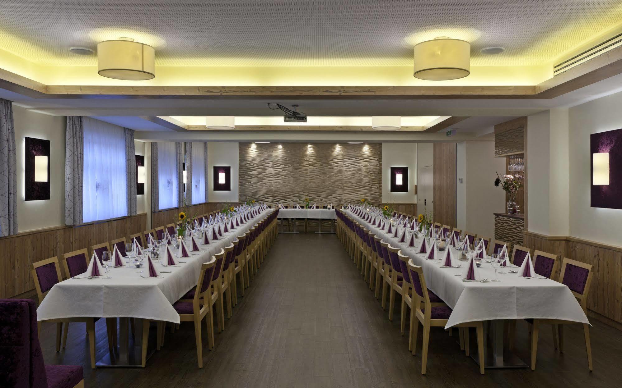 Hotel Restaurant Wallner I Contactless Check-In Sankt Valentin Eksteriør billede